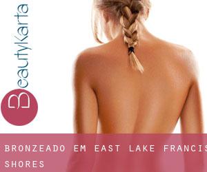 Bronzeado em East Lake Francis Shores